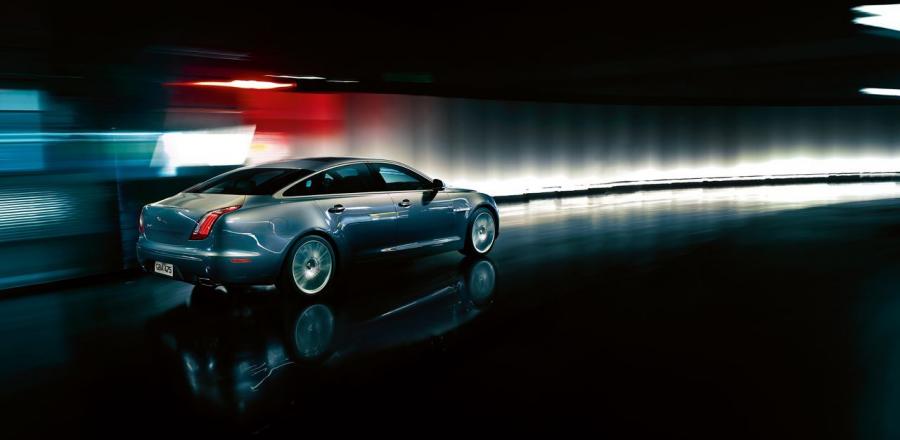  Jaguar XJ 2009 года  (фото 39 из 142)